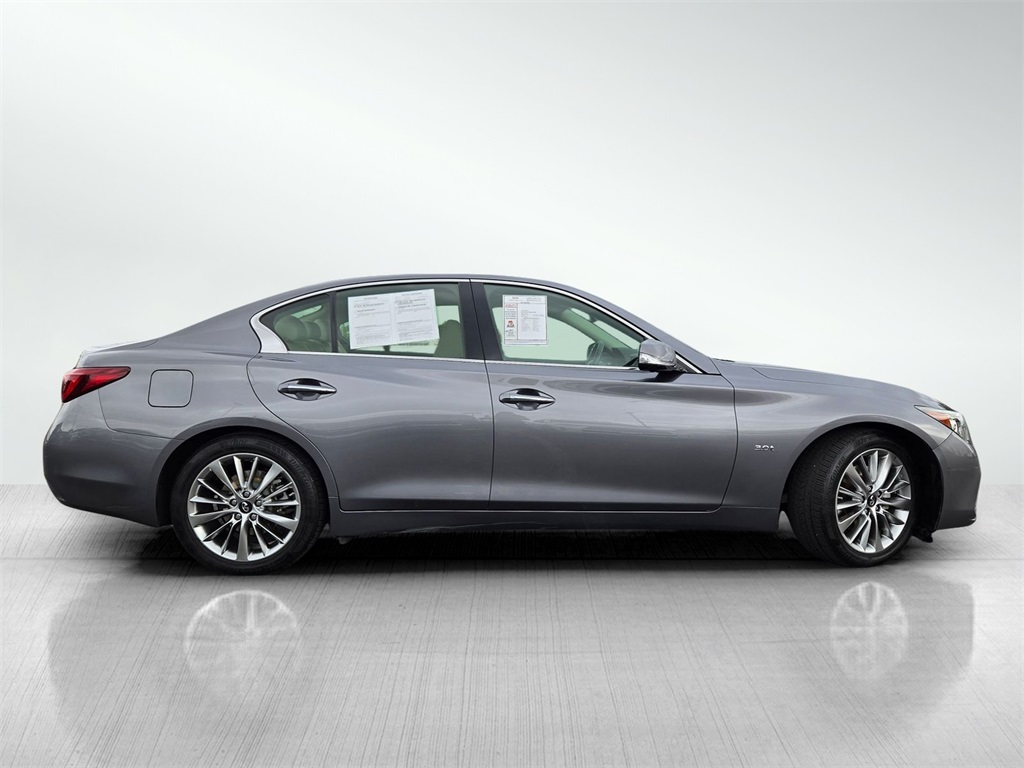 2018 Infiniti Q50 3.0t LUXE photo 3