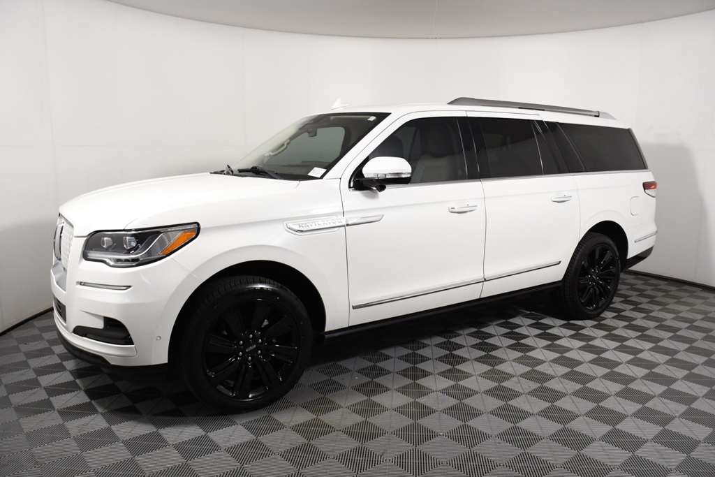 Used 2022 Lincoln Navigator Reserve L with VIN 5LMJJ3LT8NEL03717 for sale in Richfield, Minnesota