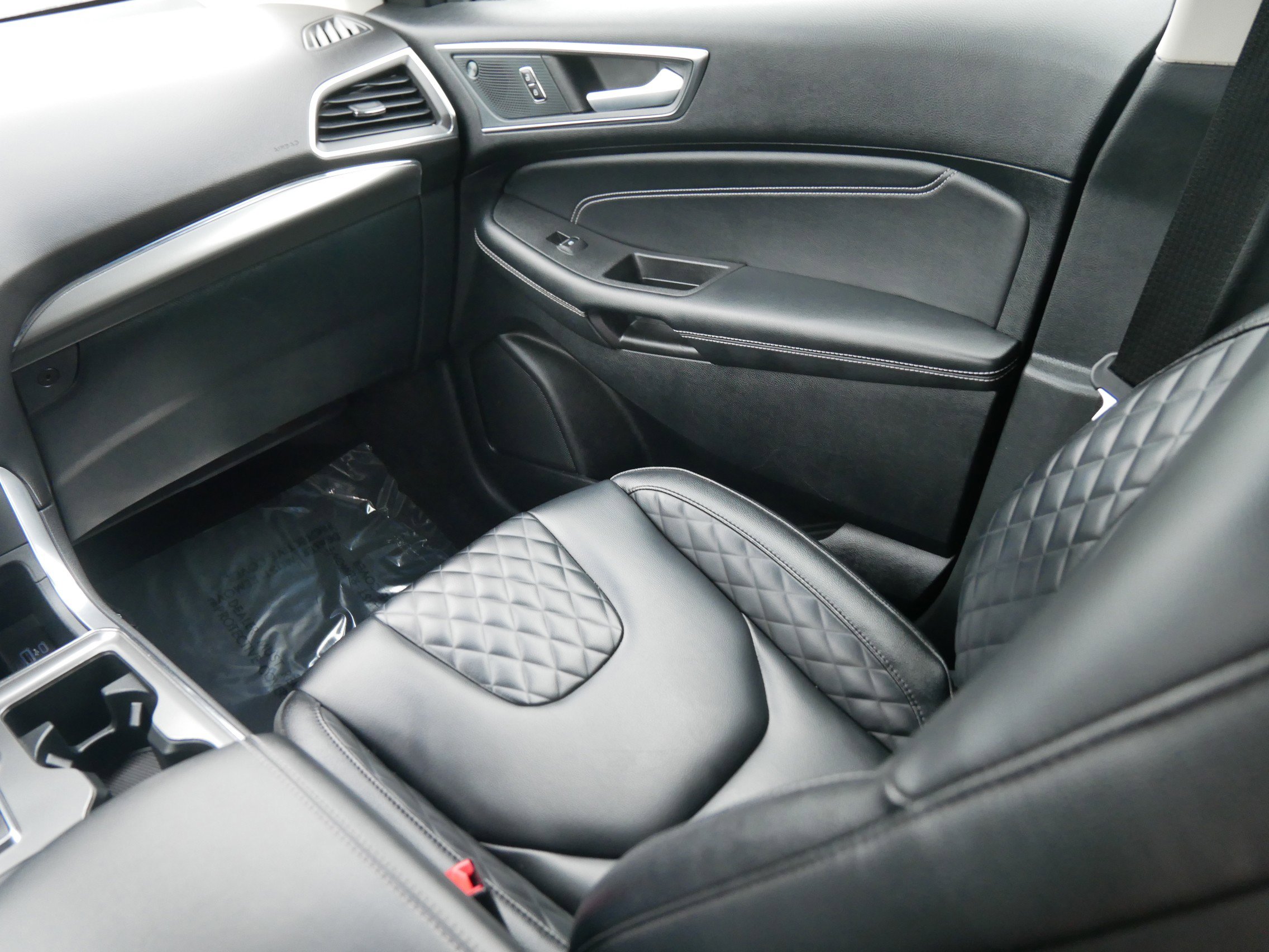 2024 Ford Edge Titanium photo 16