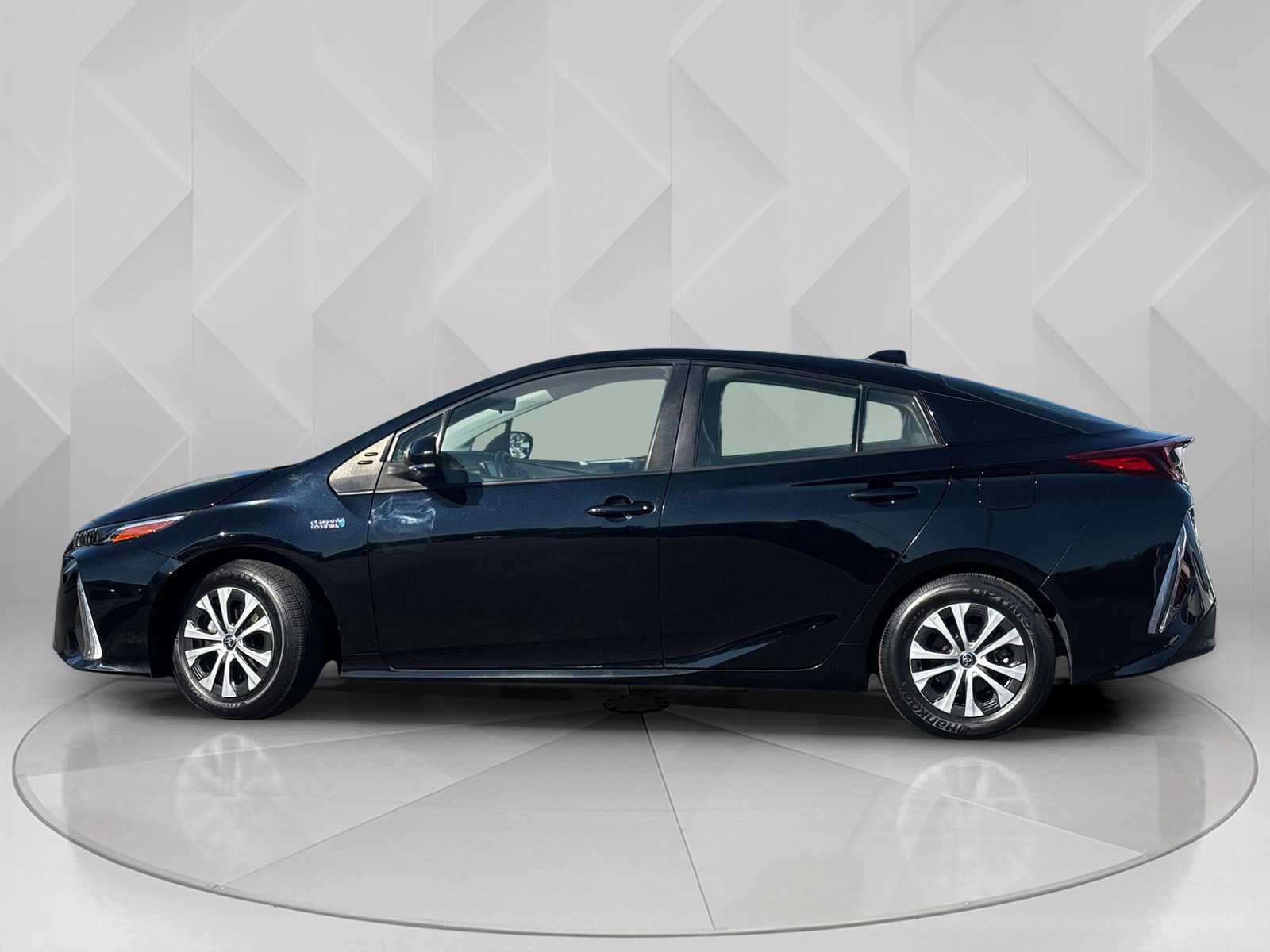 2022 Toyota Prius Prime XLE photo 2