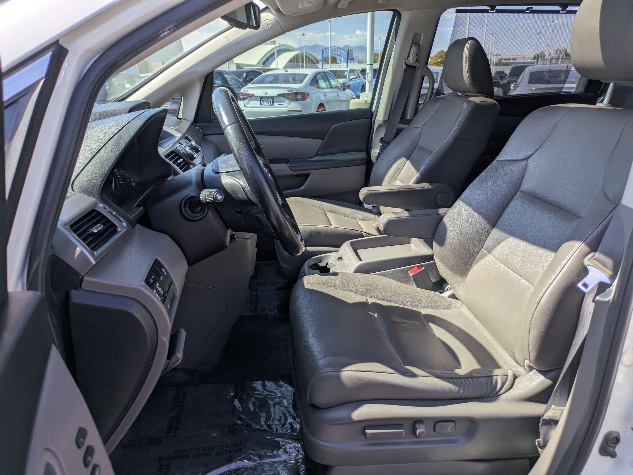 2016 Honda Odyssey Touring photo 25