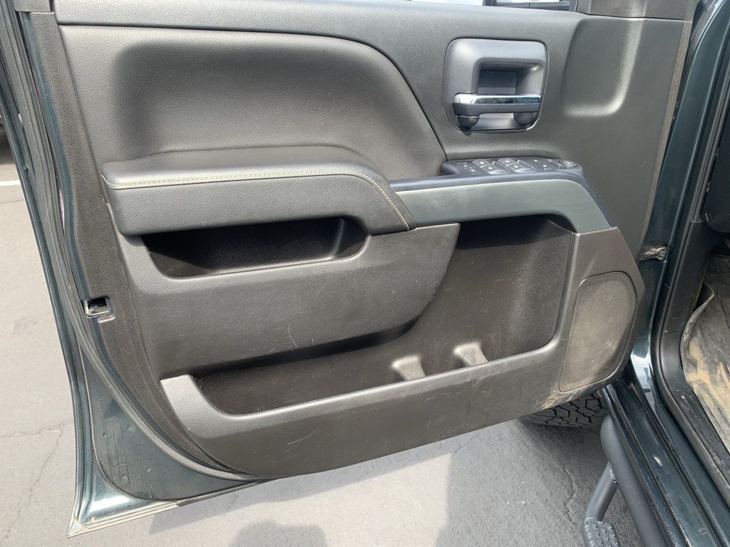 2018 Chevrolet Silverado 1500 LT photo 9