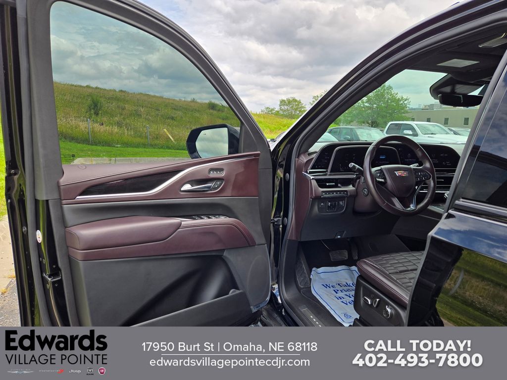 2022 Cadillac Escalade ESV Sport Platinum photo 9