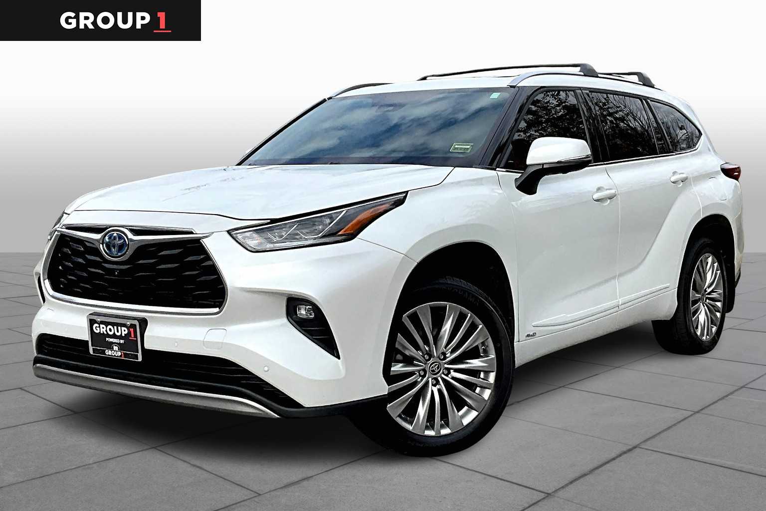 2023 Toyota Highlander Platinum's photo