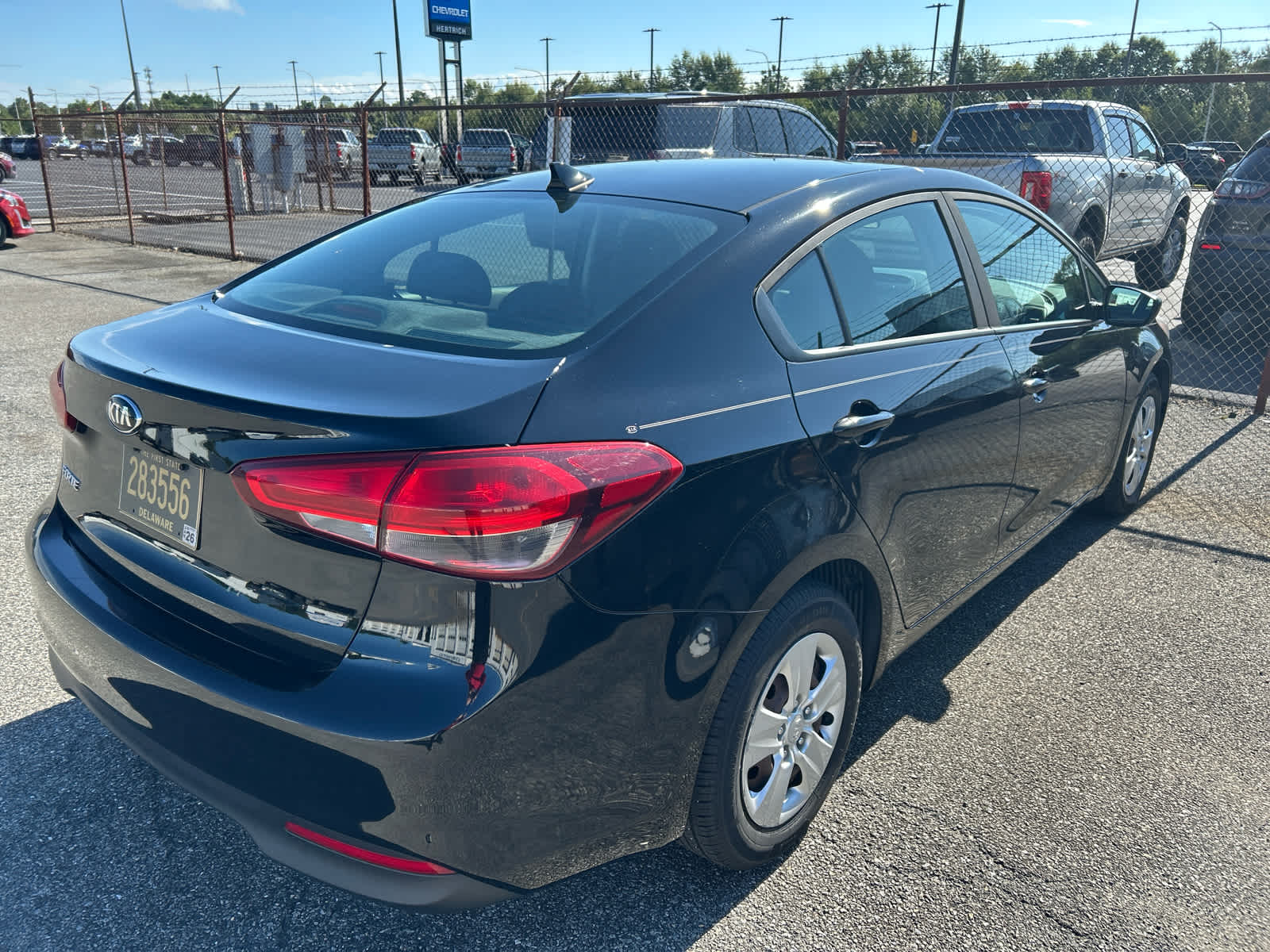 2017 Kia Forte LX Base photo 4