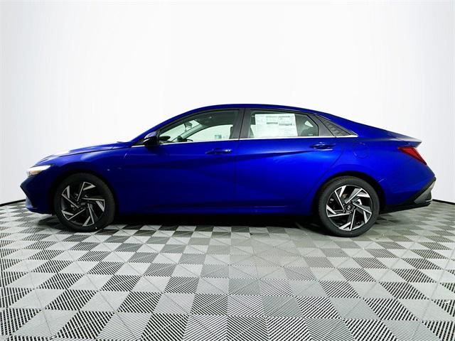 2025 Hyundai Elantra SEL Convenience photo 3