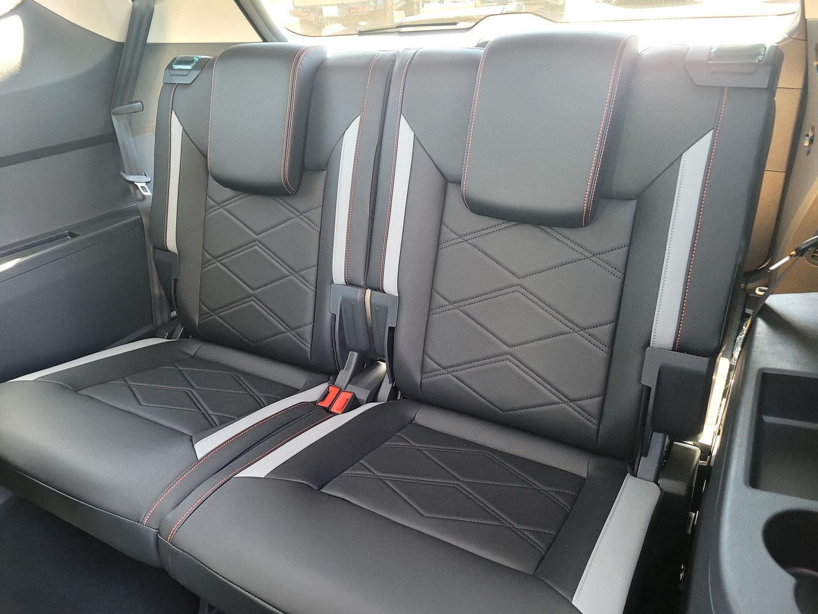2026 Volkswagen Atlas Peak Edition SE photo 6