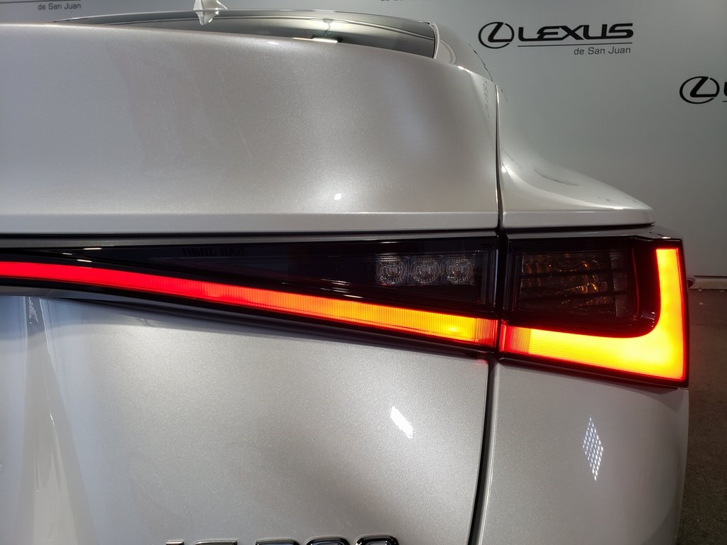 2025 Lexus IS 300 photo 9