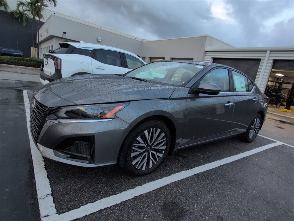 2025 Nissan Altima 2.5 SV photo 4
