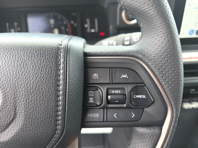 2025 Toyota 4Runner 4WD SR5 photo 14