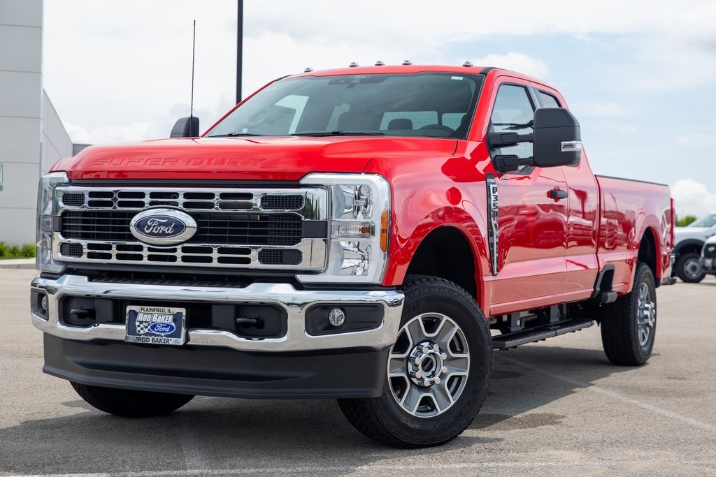 2025 Ford F-350 XLT photo 4
