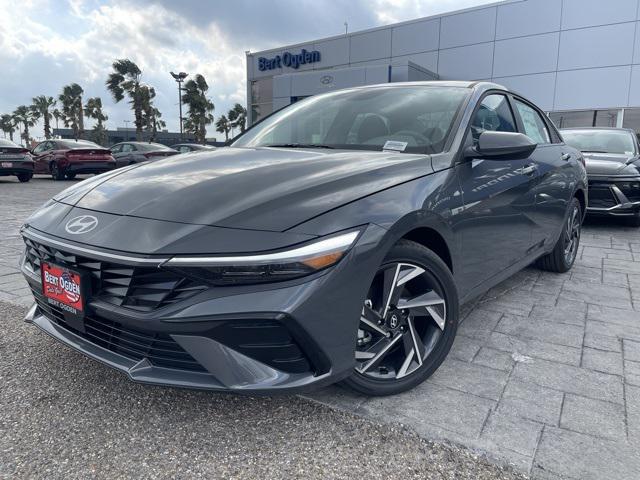 2025 Hyundai Elantra SEL Convenience photo 3