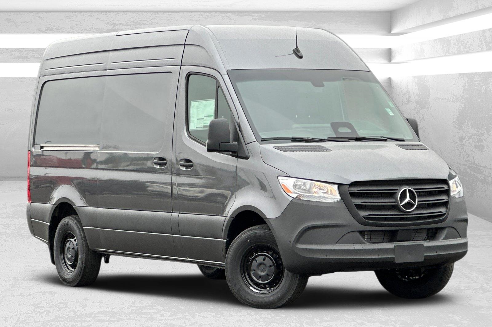 2025 Mercedes-Benz Sprinter Cargo Van Base's photo