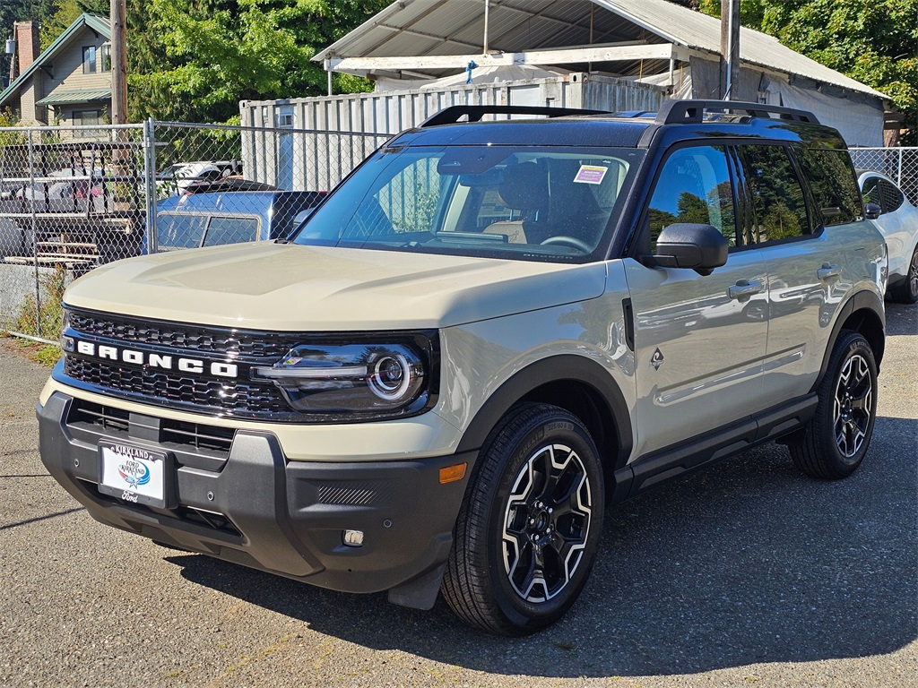 2025 Ford Bronco Sport Outer Banks photo 3