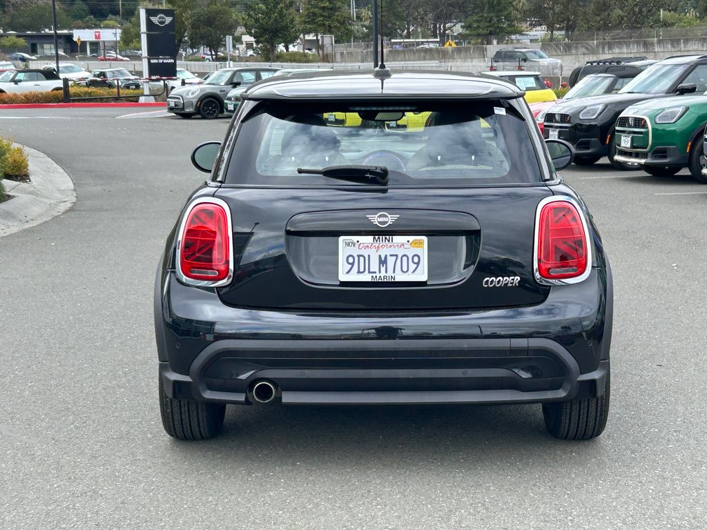 2023 Mini Cooper Signature photo 3