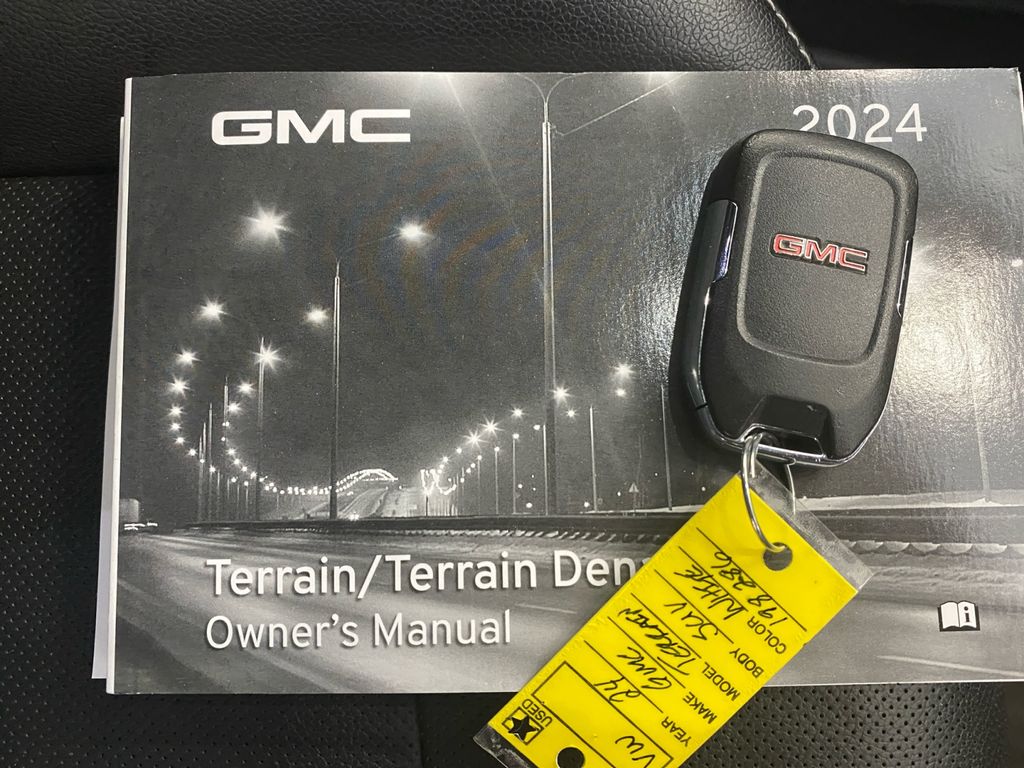 2024 Gmc Terrain SLT photo 21