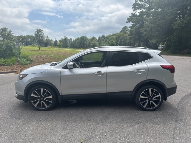 2018 Nissan Rogue Sport SL photo 2