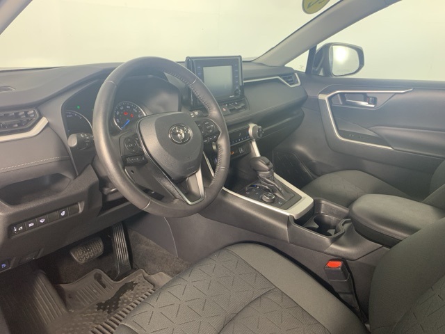 2021 Toyota RAV4 Hybrid XLE photo 11