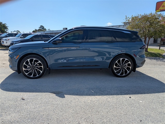 2025 Lincoln Nautilus Black Label photo 6