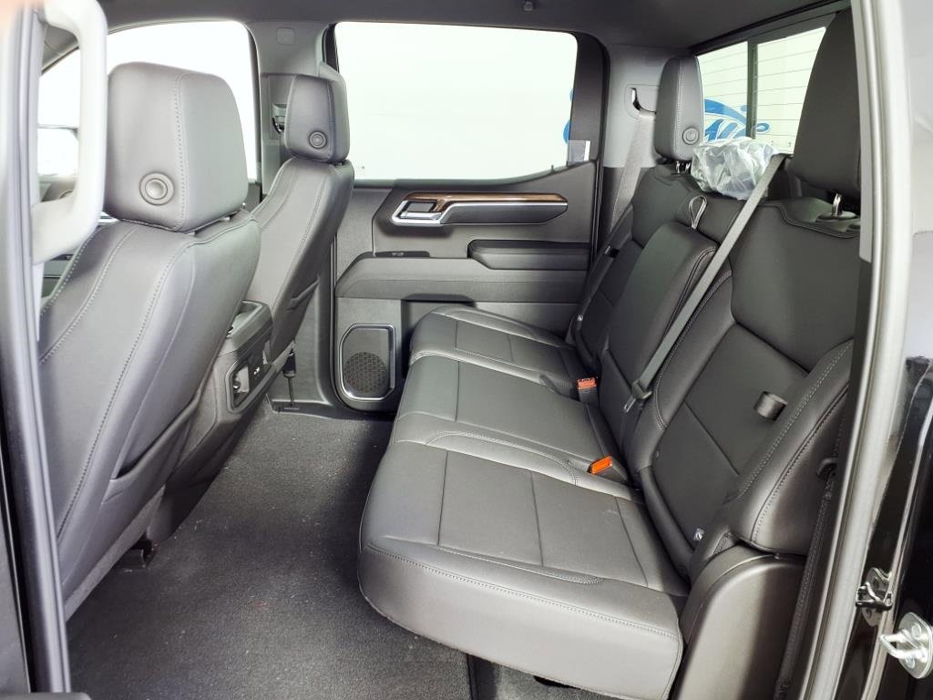 2025 Chevrolet Silverado 1500 LT photo 18