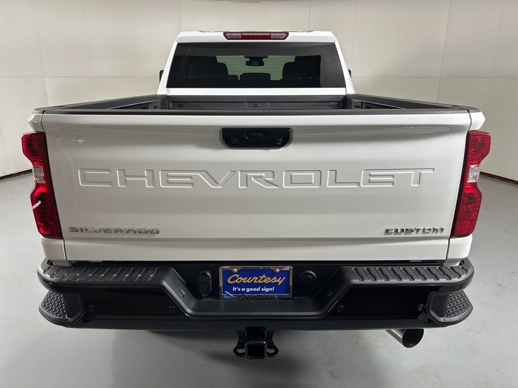 2026 Chevrolet Silverado 2500HD Custom photo 4