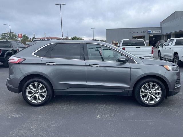 2024 Ford Edge Titanium photo 2