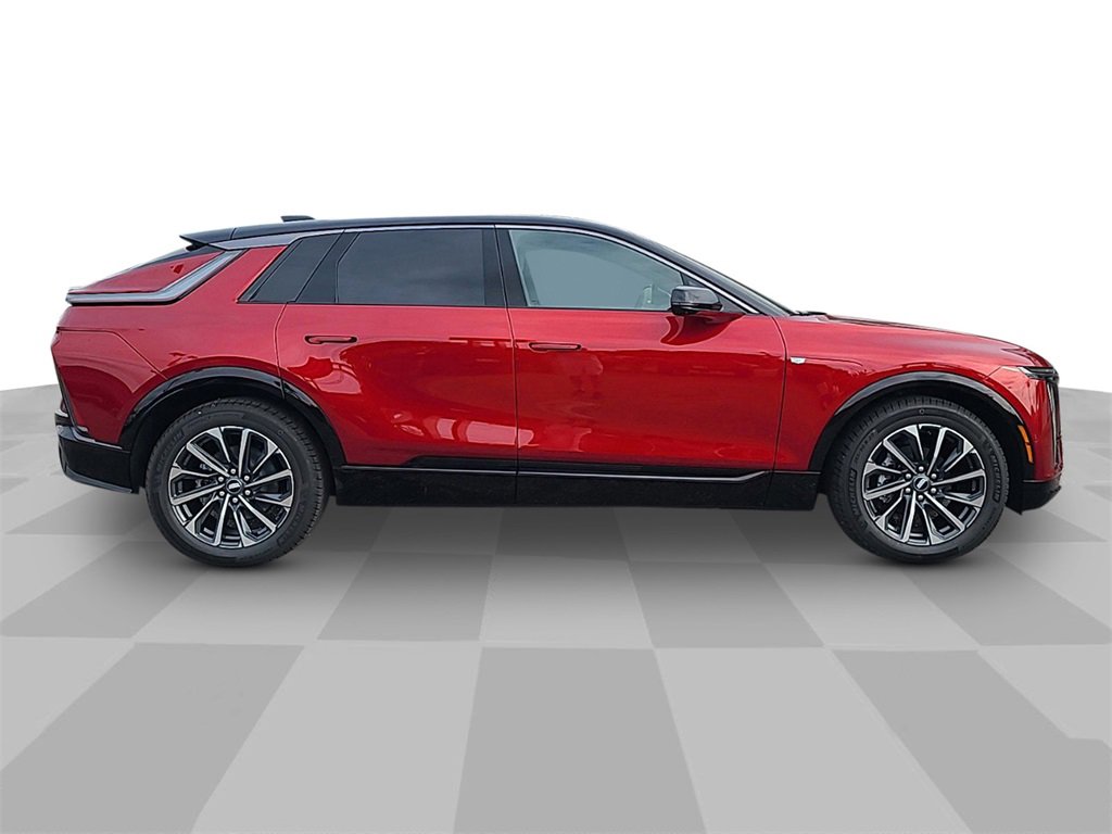 2024 Cadillac Lyriq Sport photo 4