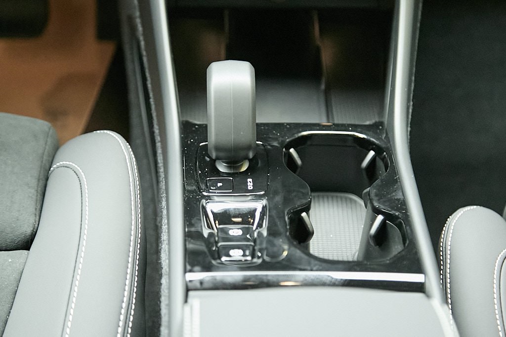 2026 VOLVO XC40 - Image 23