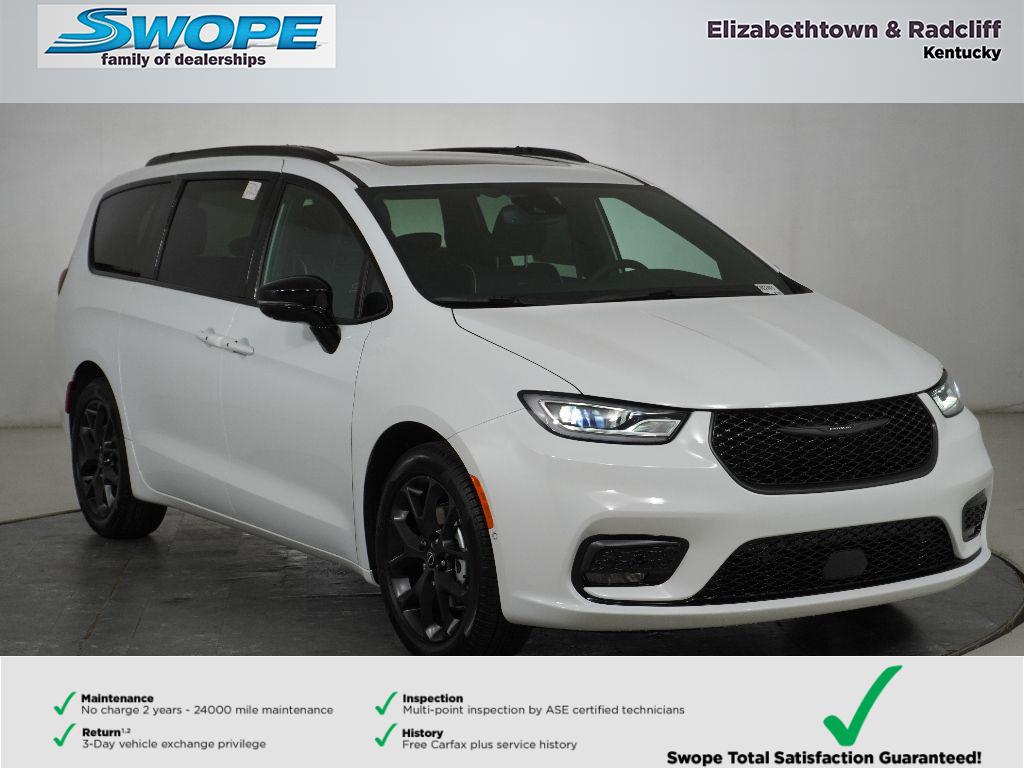 2026 Chrysler Pacifica Limited's photo