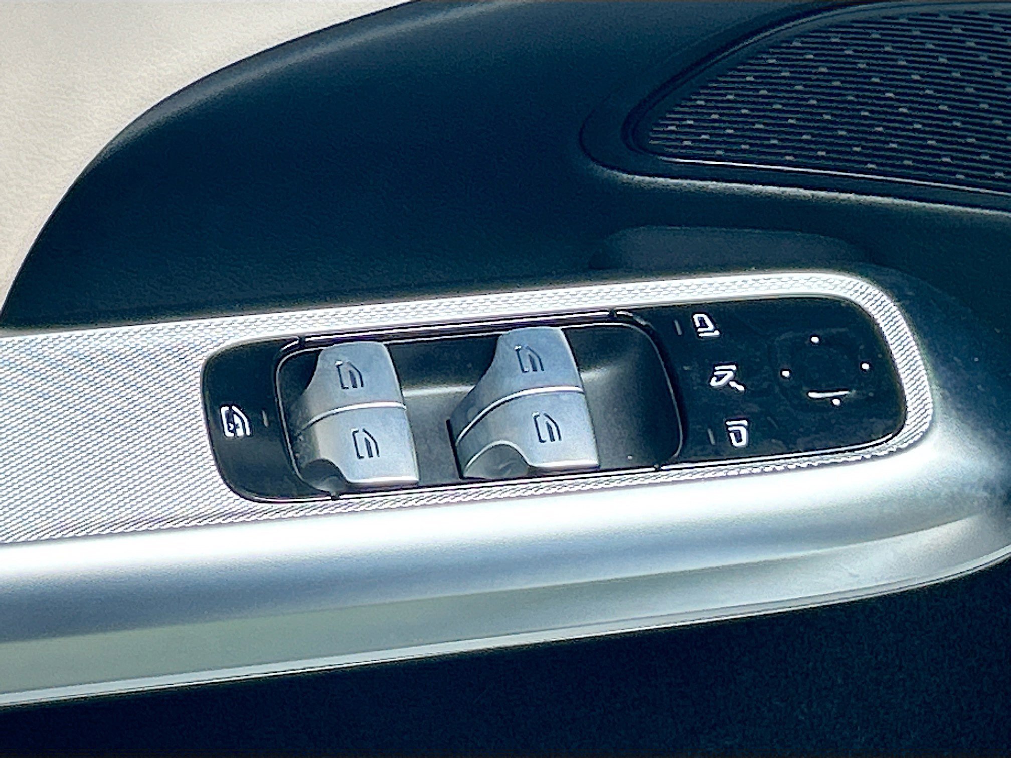 2025 Mercedes Benz E 350 photo 16