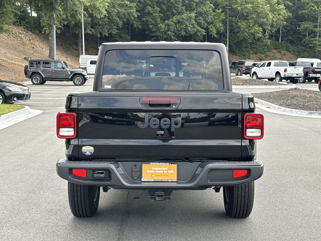 2022 Jeep Gladiator Sport photo 3
