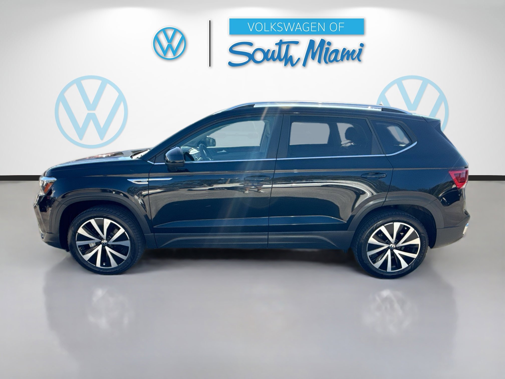 2023 Volkswagen Taos SE photo 4