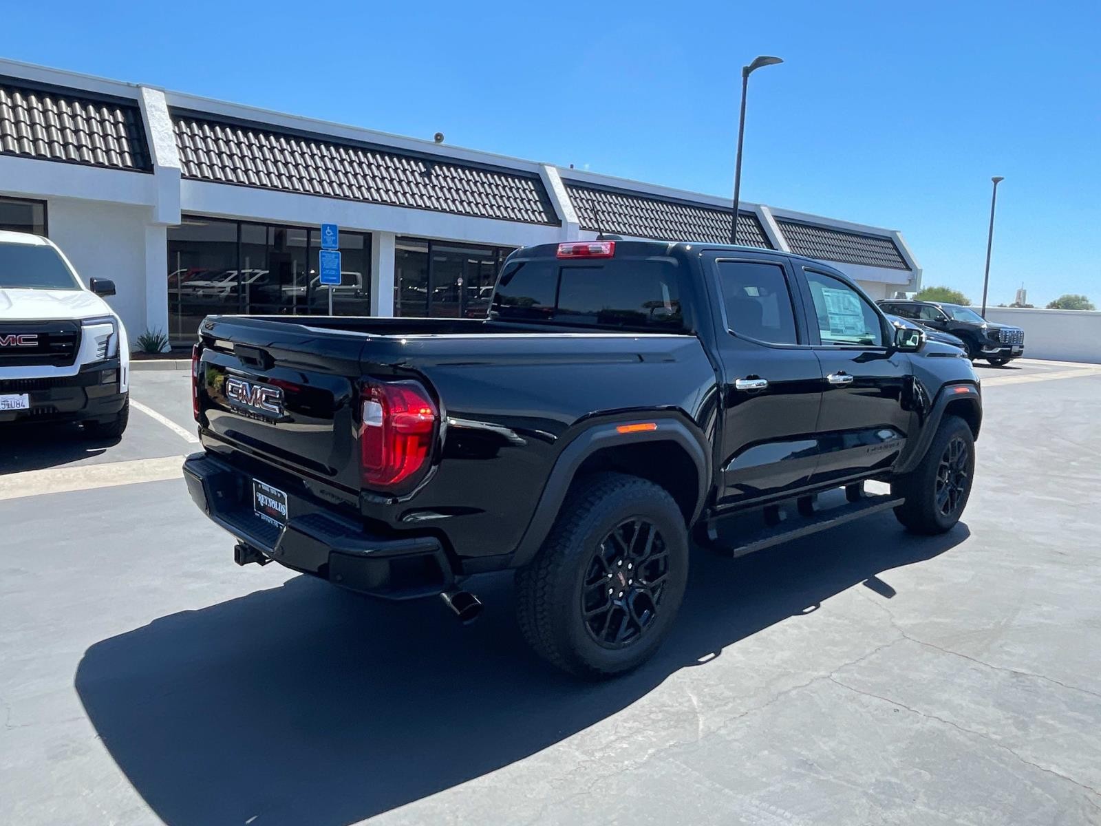 2025 Gmc Canyon Elevation photo 4