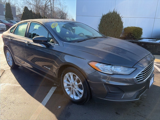 2019 Ford Fusion SE's photo
