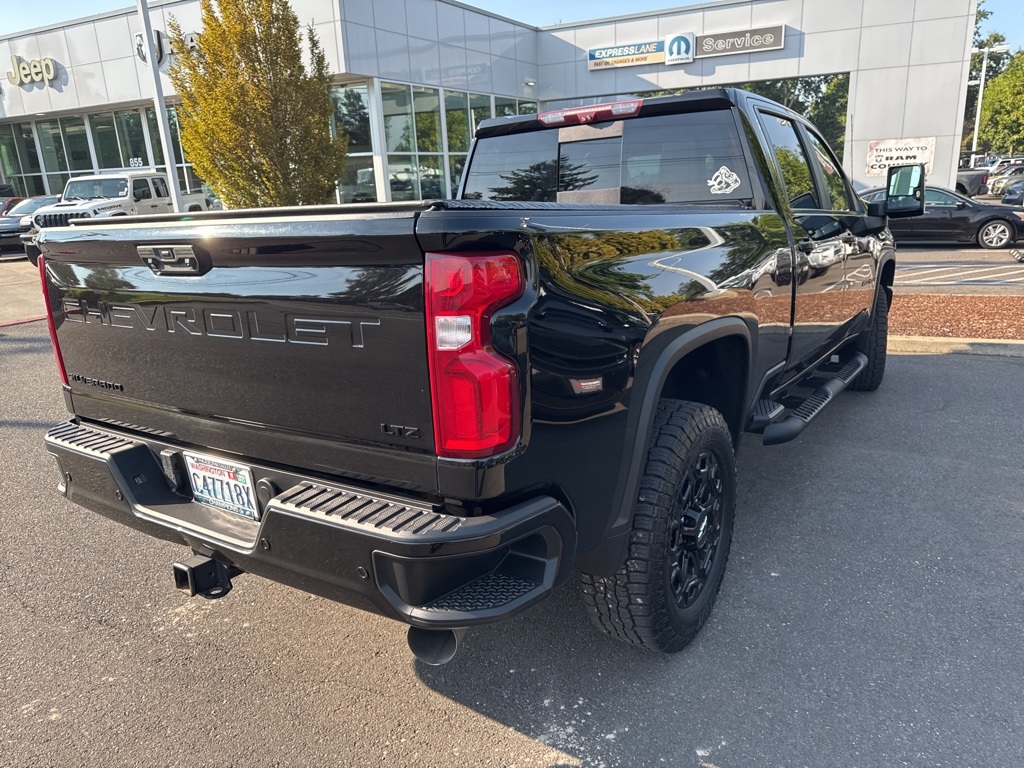 2021 Chevrolet Silverado 2500HD LTZ photo 3