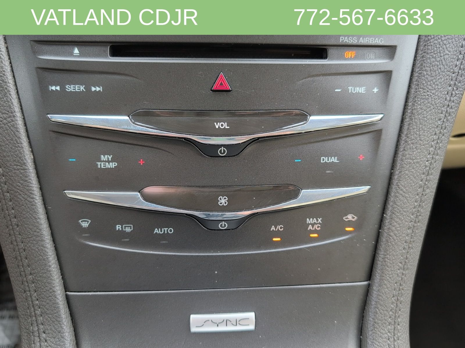 2016 Lincoln MKT EcoBoost photo 28