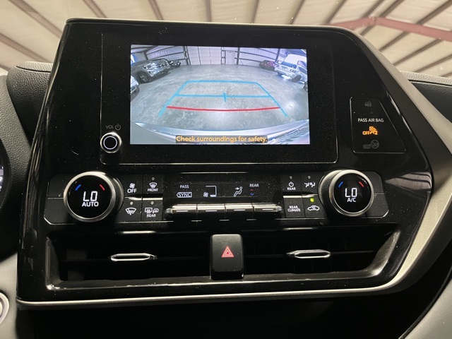 2024 Toyota Highlander LE photo 16