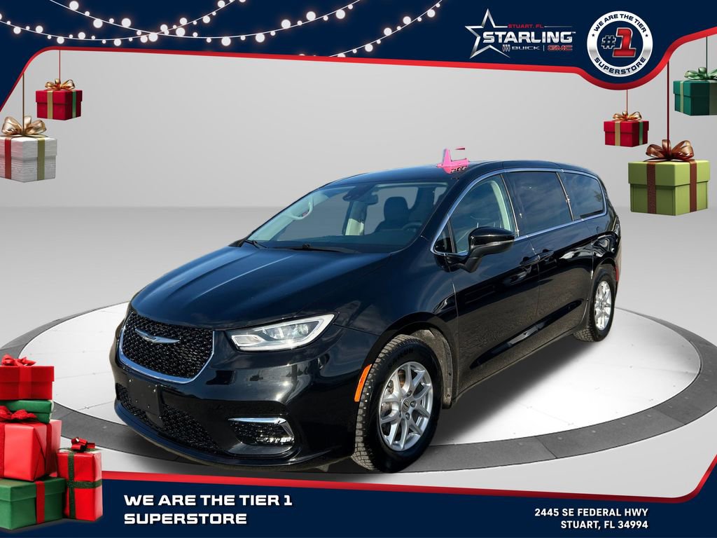 2023 Chrysler Pacifica Touring L's photo