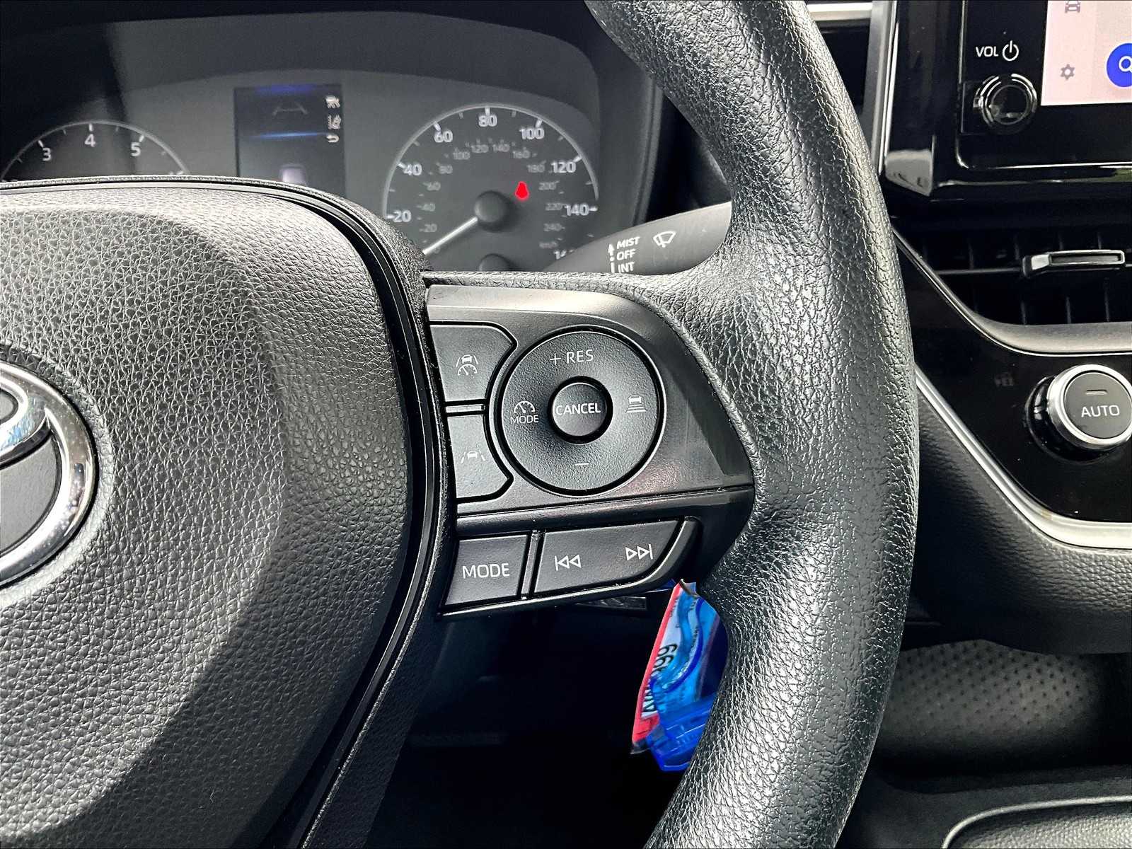 2023 Toyota Corolla LE photo 24