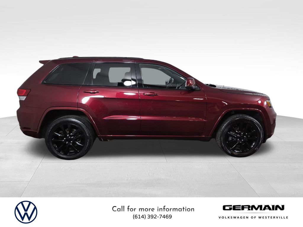 2017 Jeep Grand Cherokee Altitude photo 4