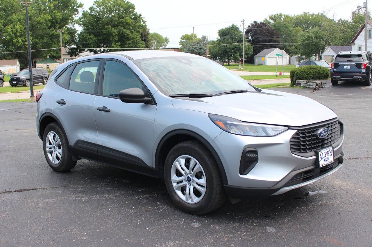 2023 Ford Escape Base photo 4