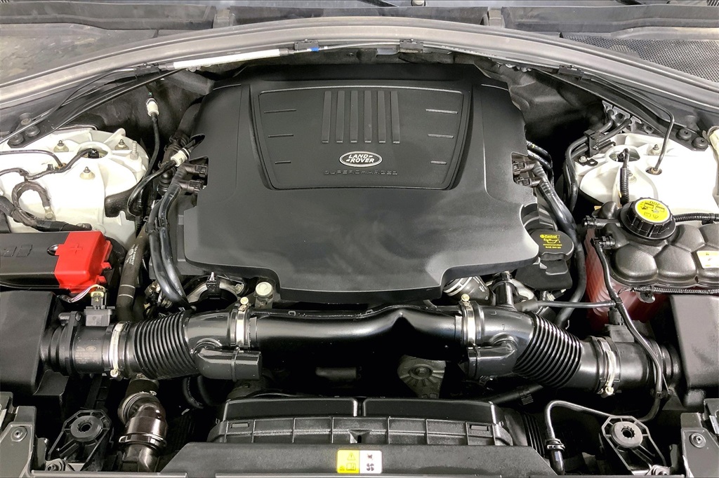 2018 Land Rover Range Rover R-Dynamic SE photo 8