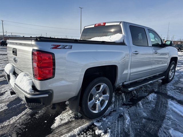 2018 Chevrolet Silverado 1500 LT photo 4