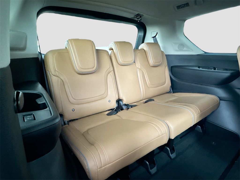 2026 Infiniti QX80 Luxe photo 27