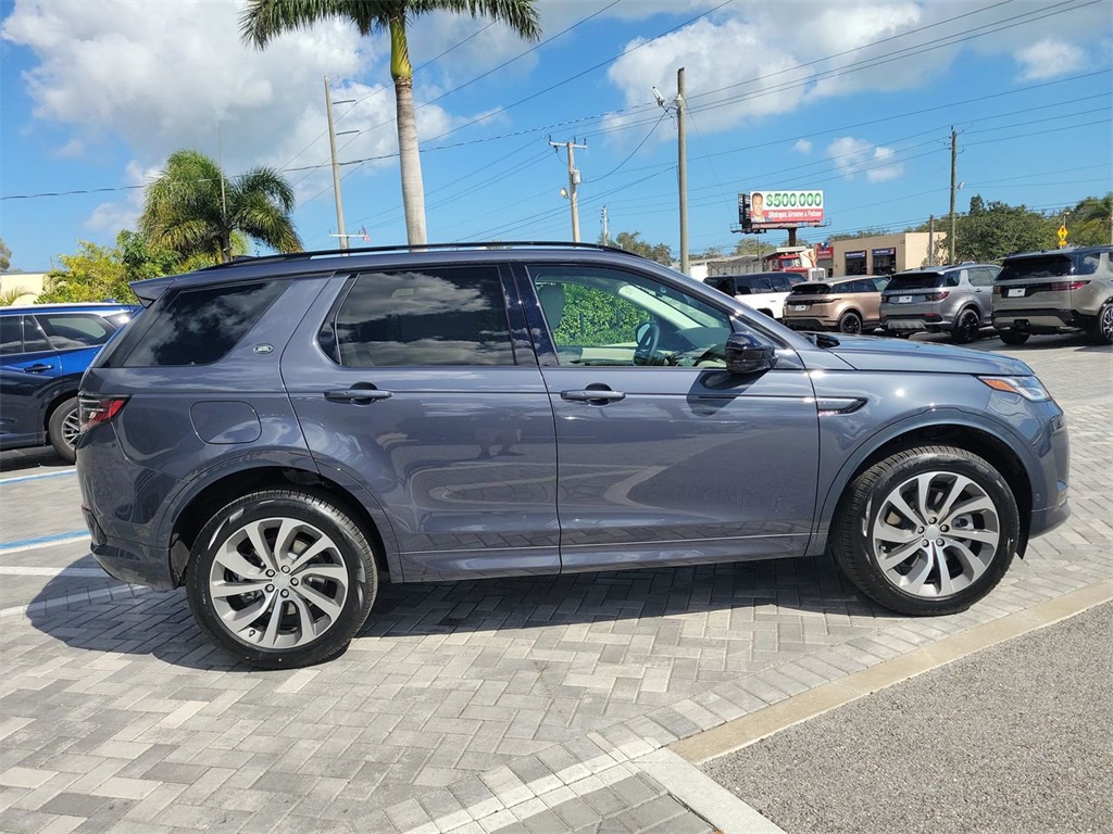 2025 Land Rover Discovery Sport S photo 5