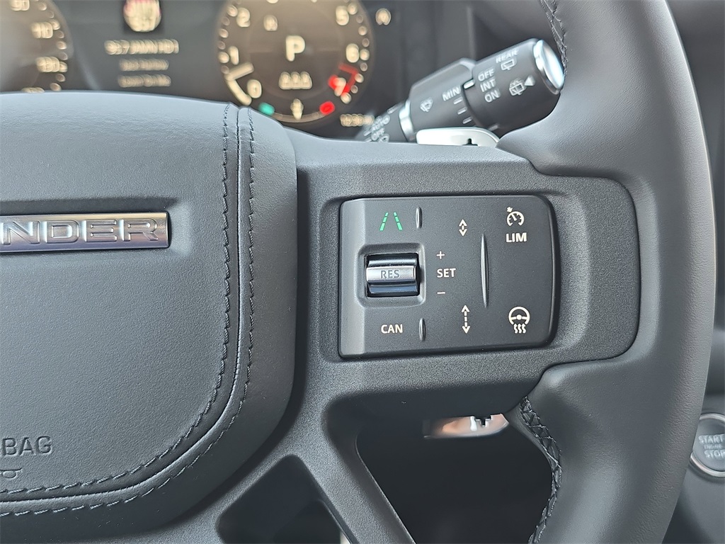 2025 Land Rover Defender 110 V8 photo 17