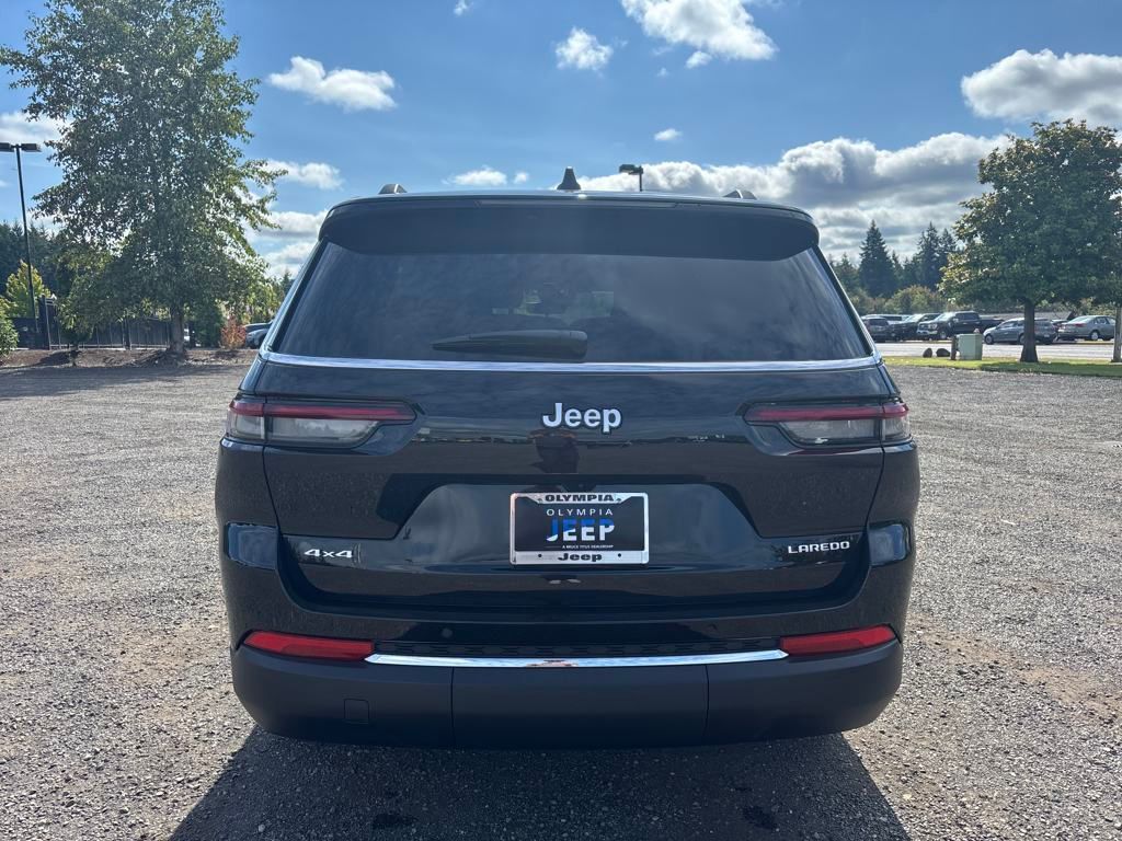 2025 Jeep Grand Cherokee Laredo X photo 3