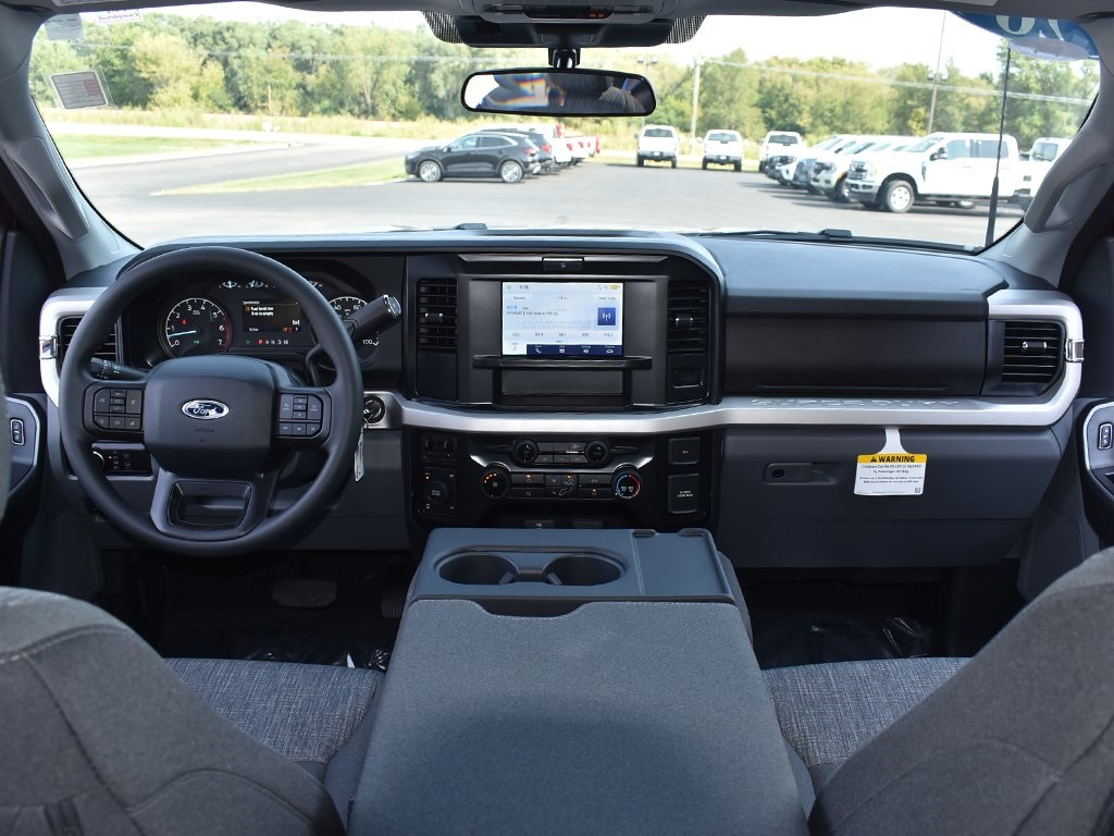 2026 Ford F-350 XLT photo 4
