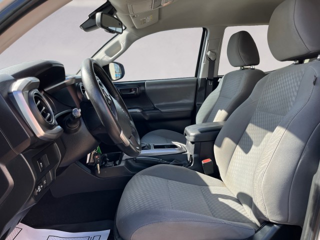 2022 Toyota Tacoma SR5 photo 8