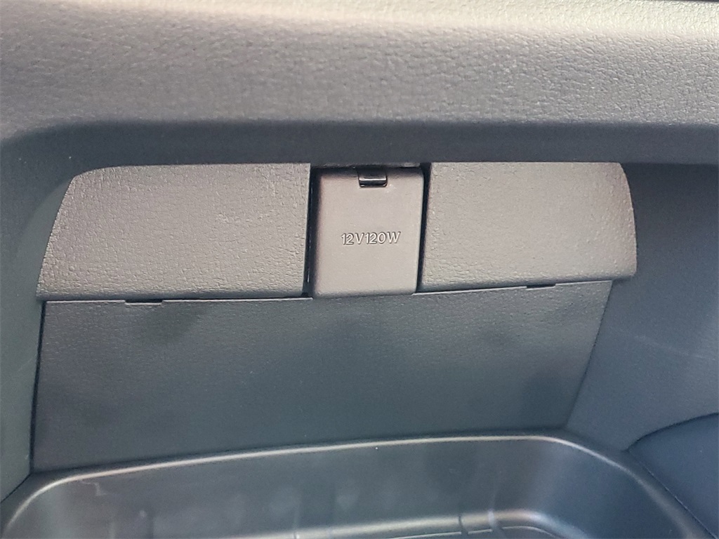 2025 Mazda CX-50 2.5 Select photo 23